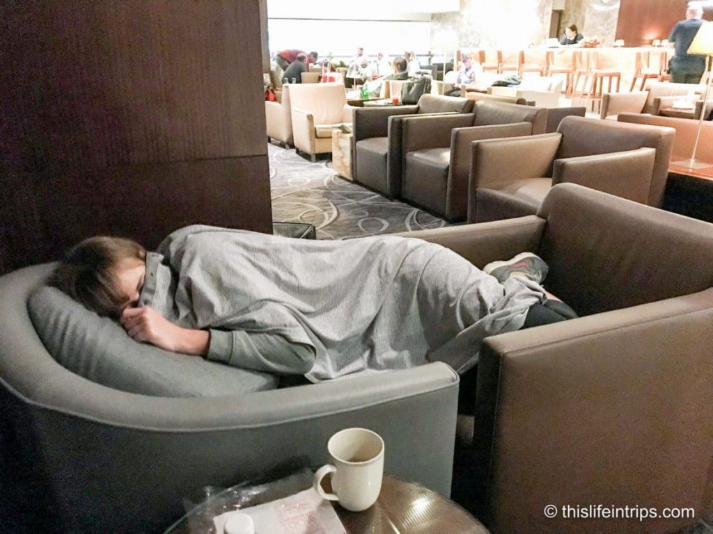 Singapore Airlines SilverKris Lounge Review Changi Airport, Singapore