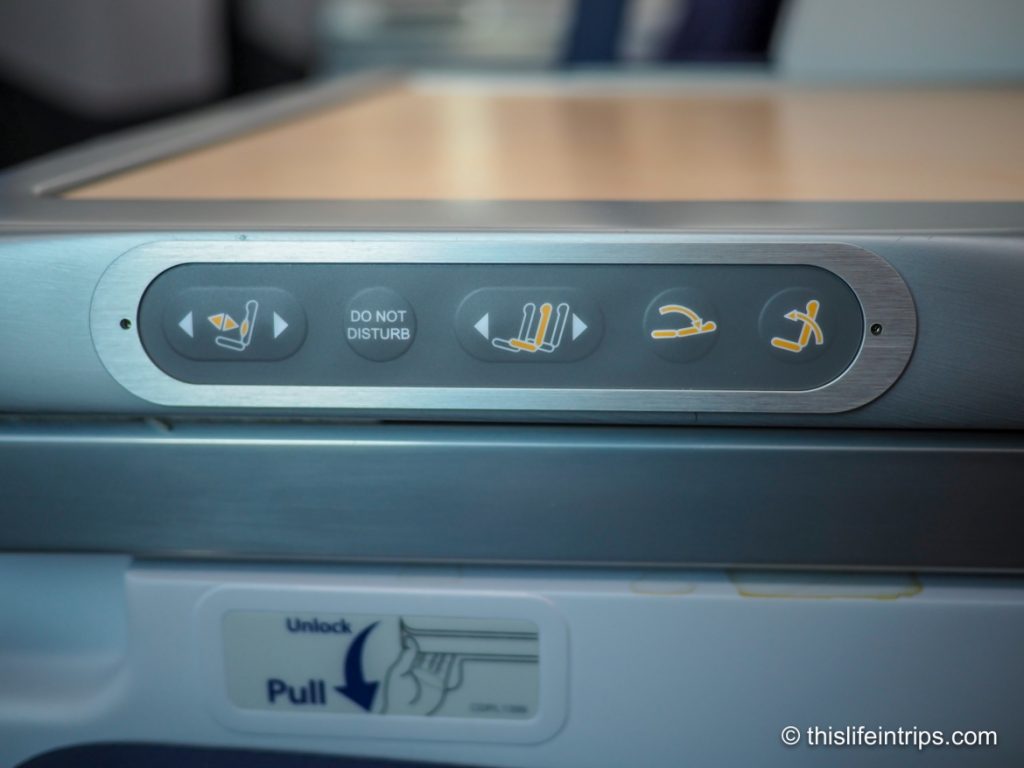 Review: ANA 787-9 Business Class - Vancouver to Tokyo - Seat buttons