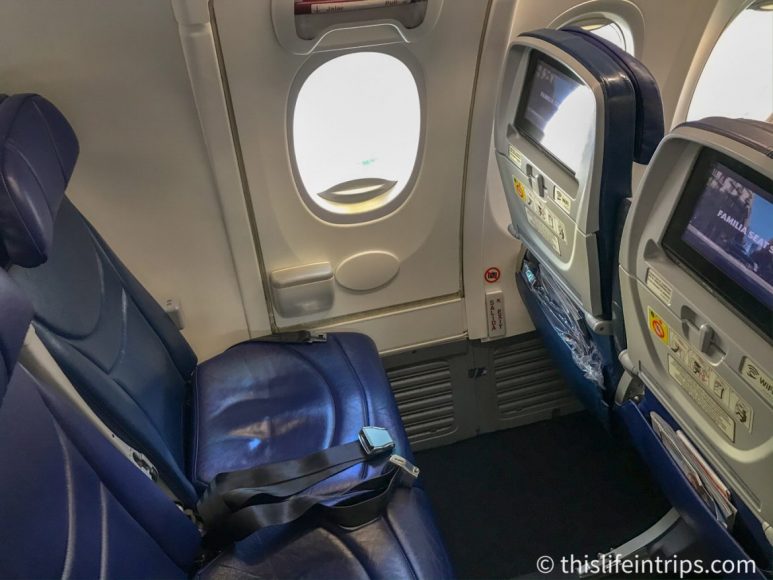 Is AeroMexico AM PLUS Premium Economy Worth it? Let's Find Out.