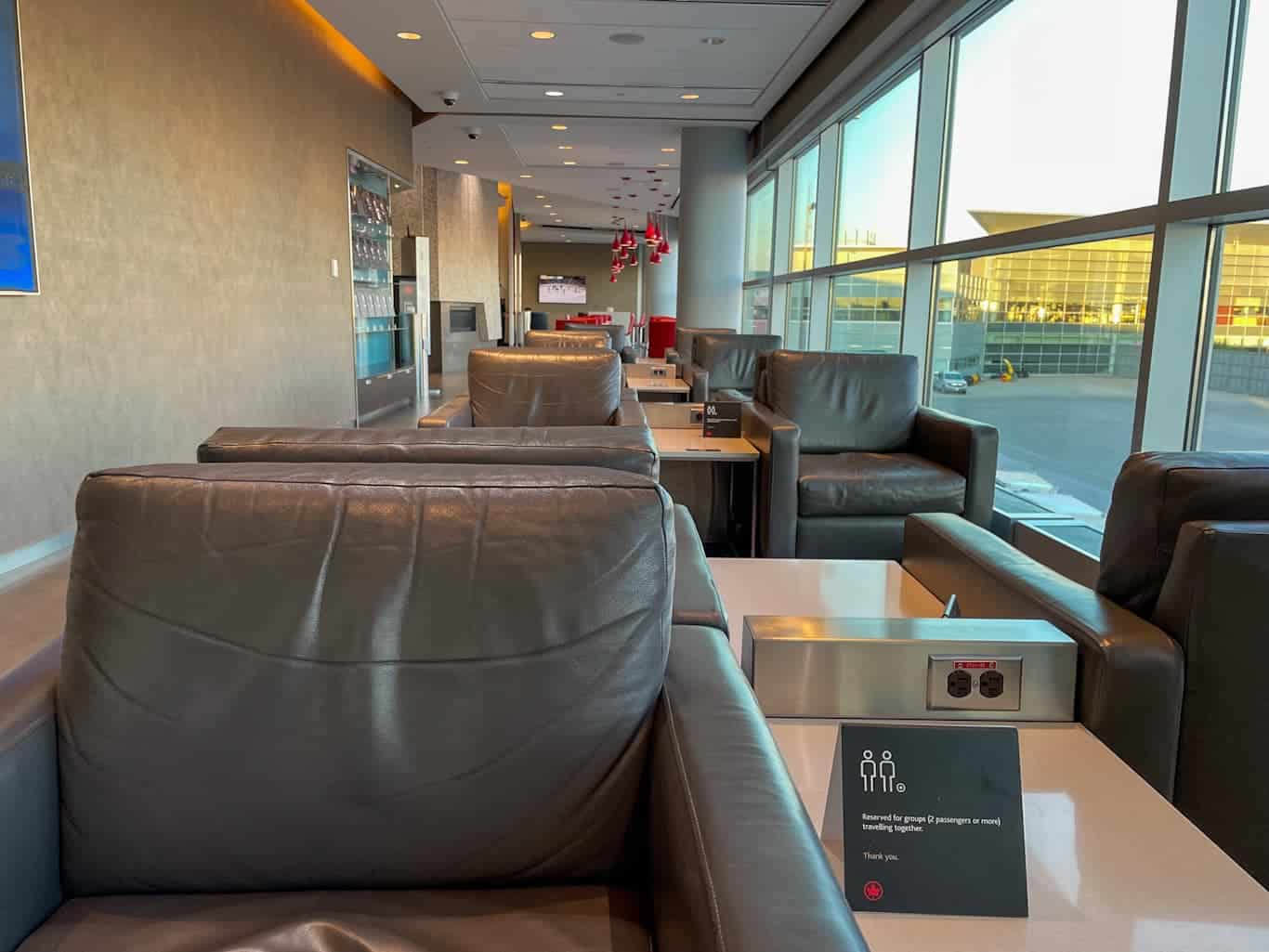 Air Canada Winnipeg Maple Leaf Lounge Review YWG [2024]