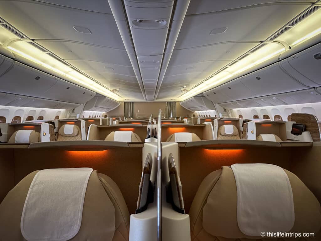 Emirates 777-200lr business class cabin