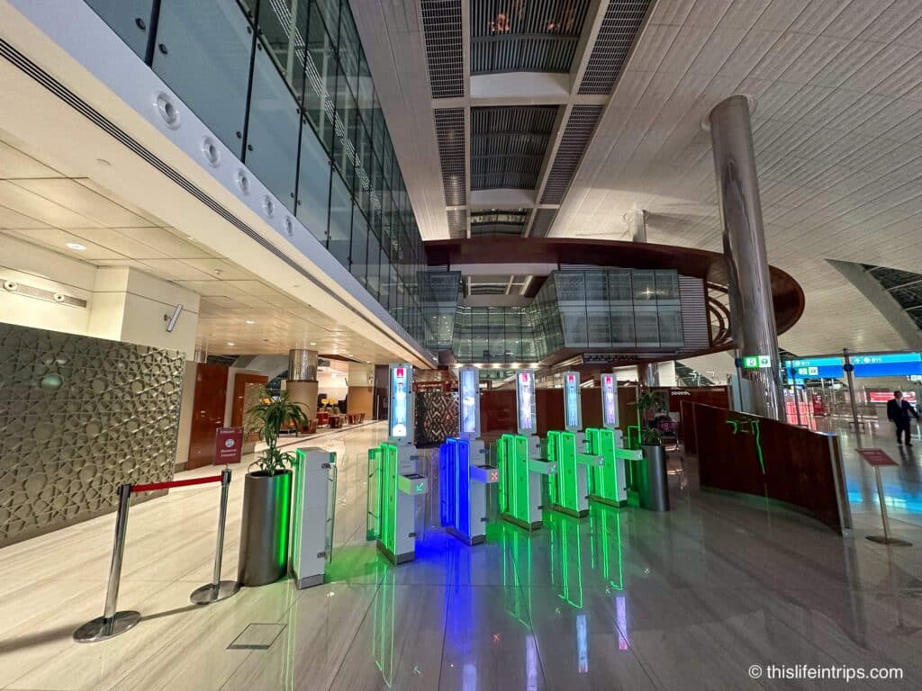 Automatic gates at the entrance of the DXB Emirates Business Class Lounge
