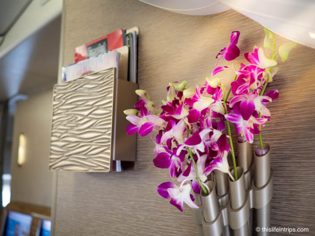 Real flowers on an Emirates business class flight