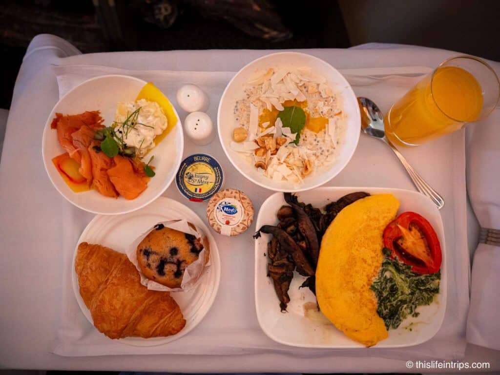 Emirates A380 business class food - brunch service