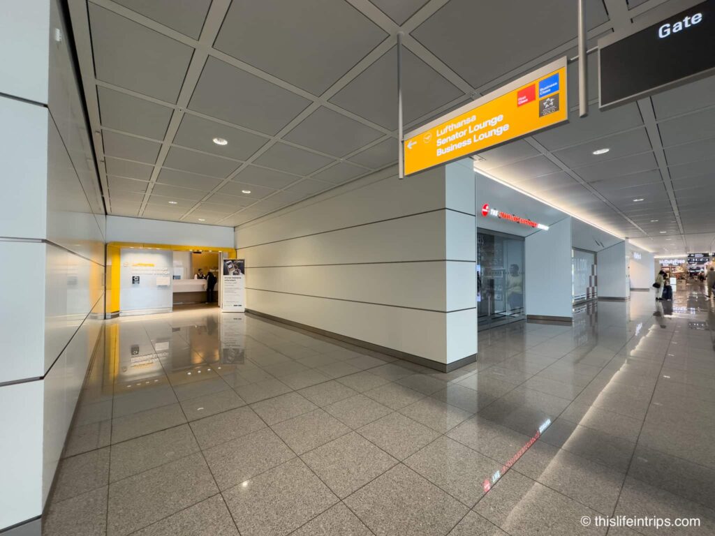 Munich Business class lounge entrance