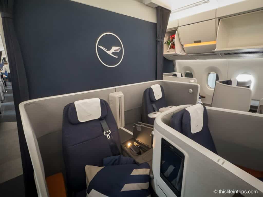 Allegris Lufthansa business class double seat in an A350-900