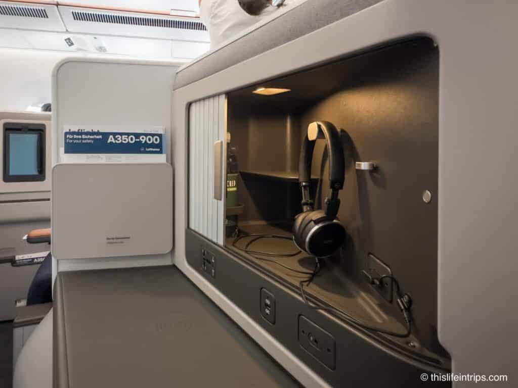 Lufthansa Allegris business class storage