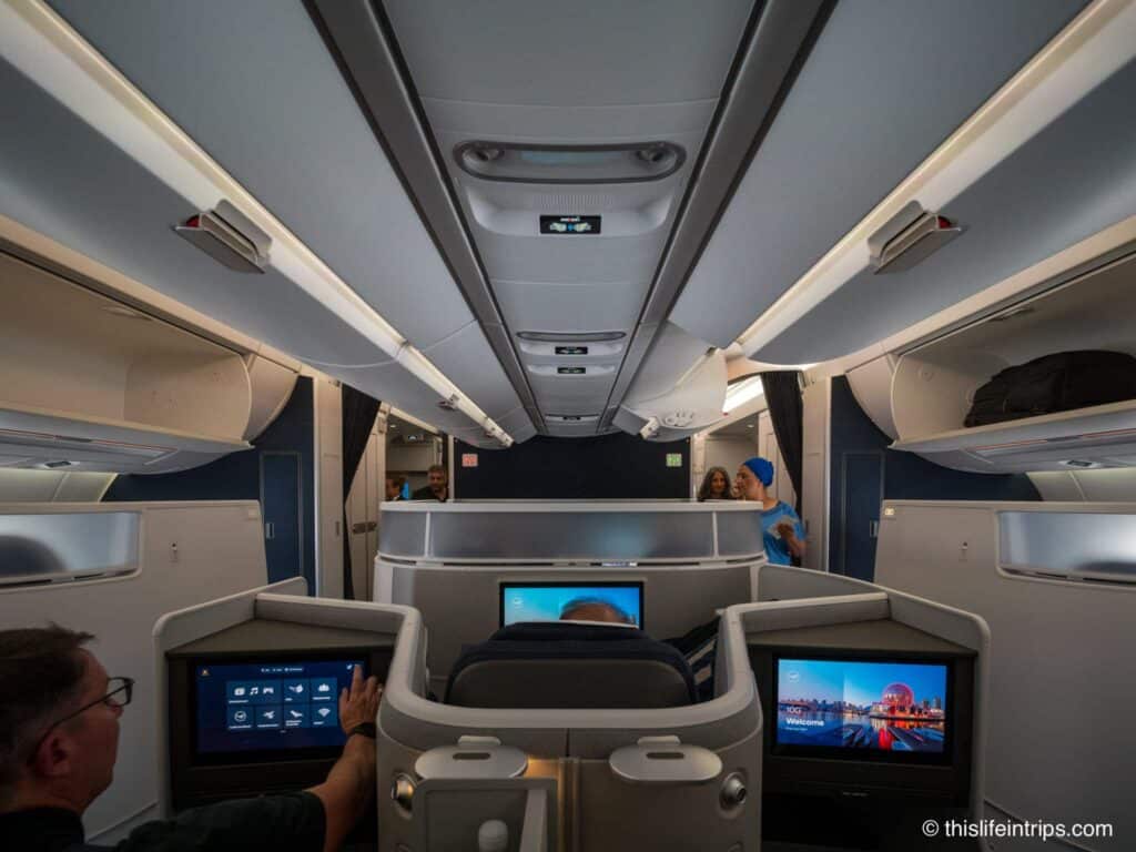 Lufthansa Allegris business class cabin on new A350-900