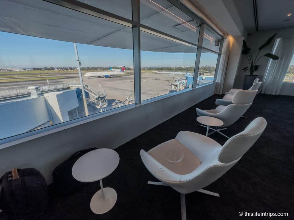 White window seating at the Air New Zealand Lounge Sydney entrance