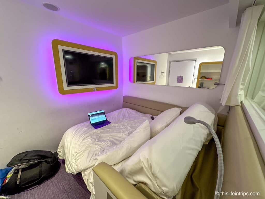 Yotel Singapore Changi room