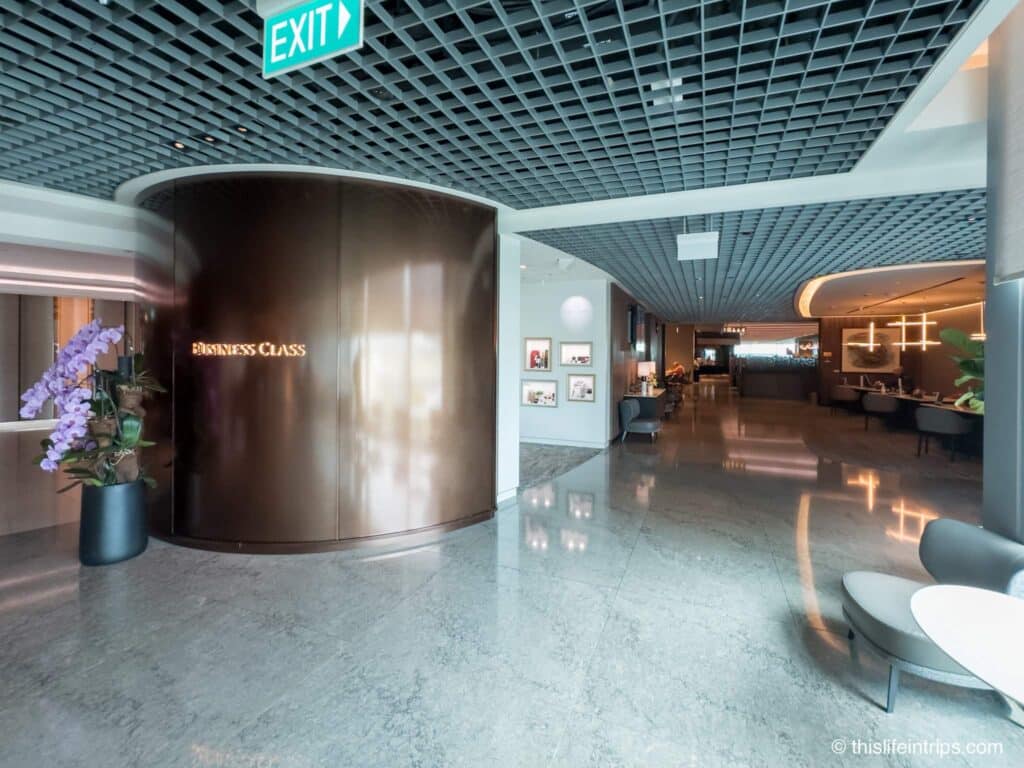 Entrance to the Business Class SilverKris Lounge