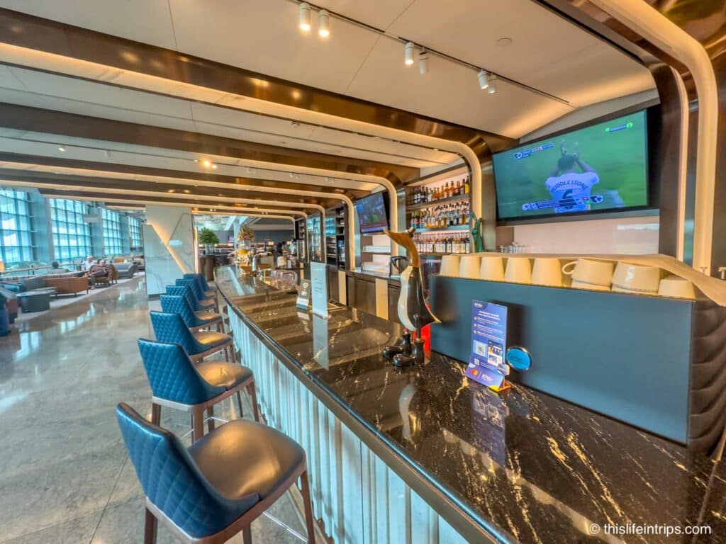 Plenty of bar seating at the SilverKris Lounge
