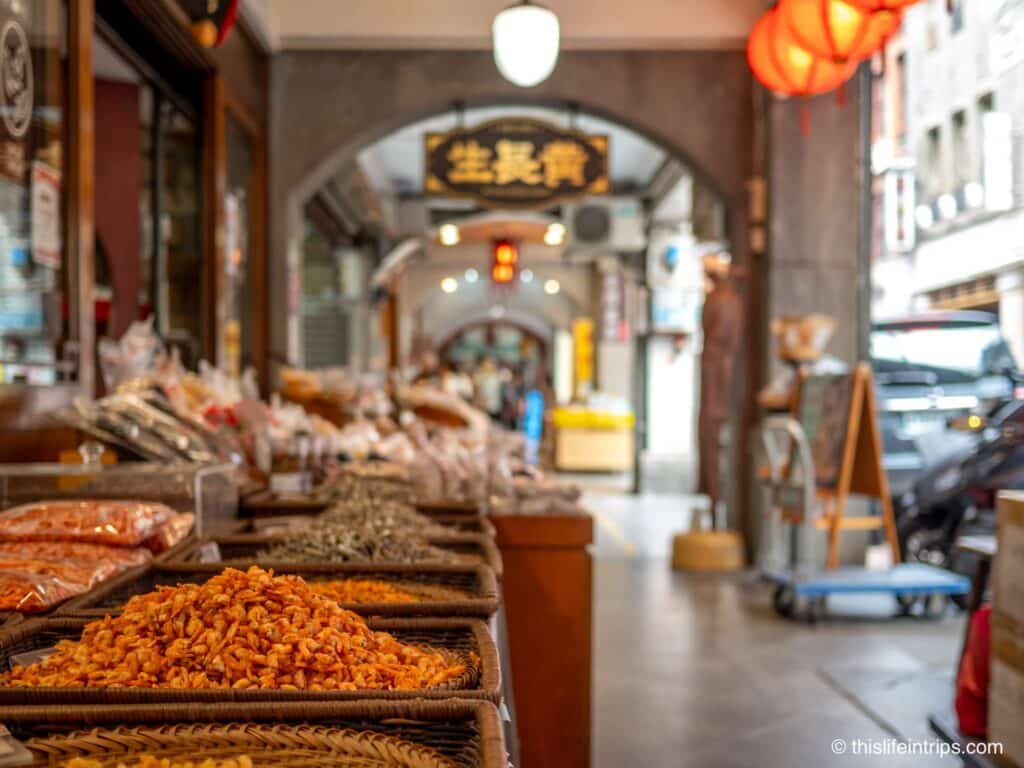 Taipei street market Chinese medicine