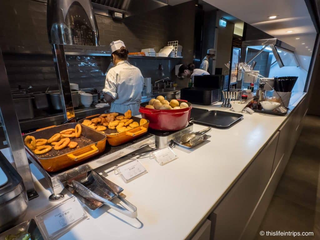Kitchen at the Premium Lounge Taipei Terminal 1 location