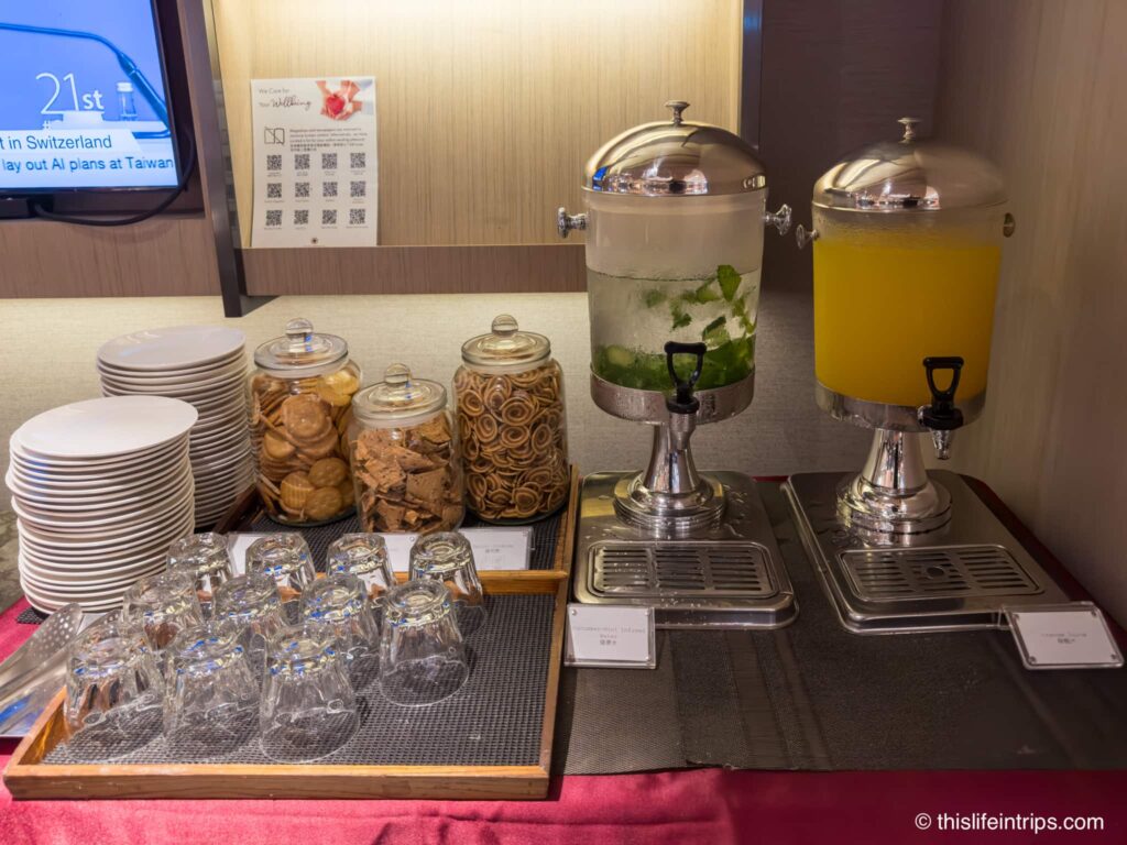 water, juice, and snacks at the plaza premium lounge taipei taoyuan airport