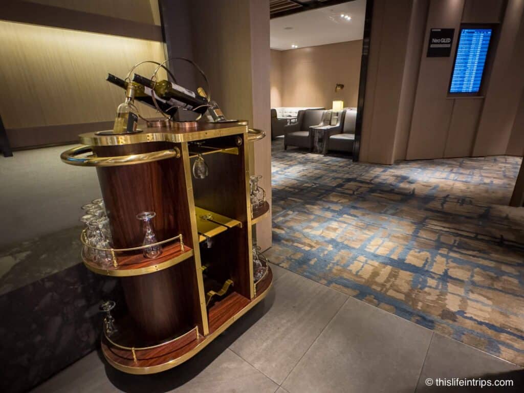 Drink cart at the plaza premium lounge taipei taoyuan airport