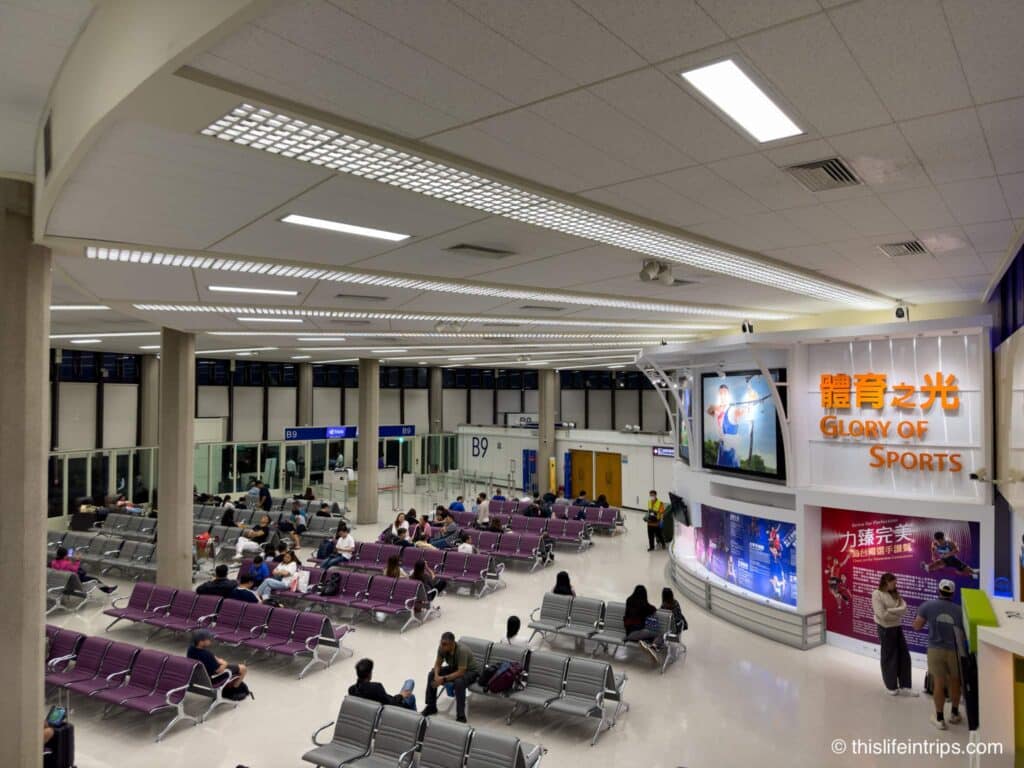 Boarding area for Thai Airways A330 business class