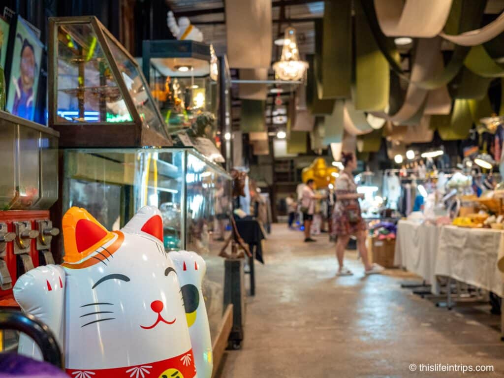 chang chui plane night market
