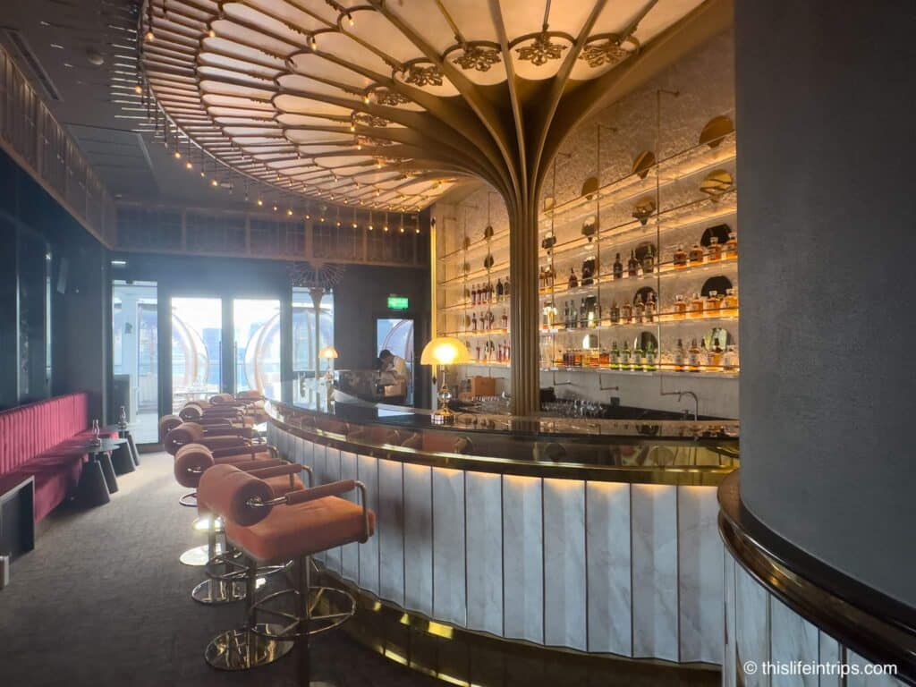 Bar at Staybridge Suites Bangkok Thonglor