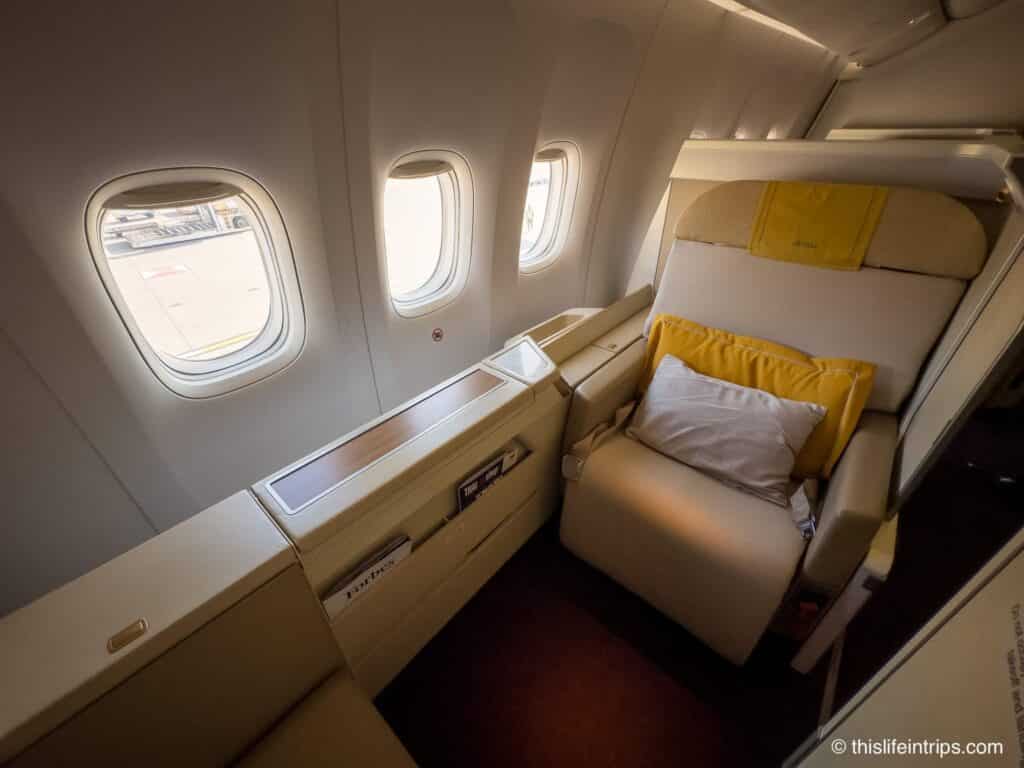 Thai Airways 777-300er first class seat