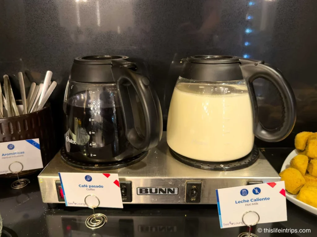 Coffee at the Sala VIP Quito Airport lounge