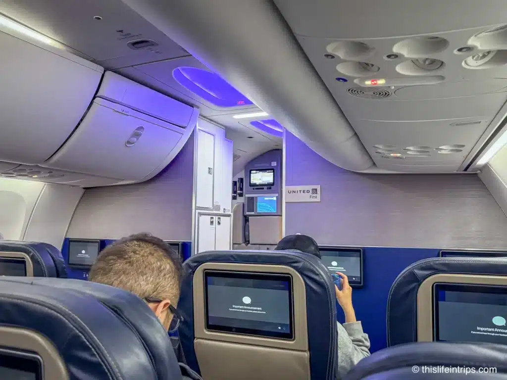united 737 first class cabin