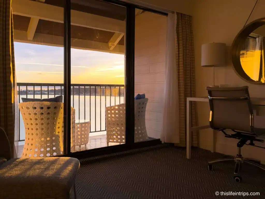 Sun drenched room at the Bayside Parksville